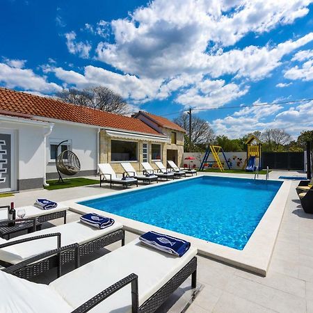 Villa Mare - With Heated Pool 扎达尔 外观 照片